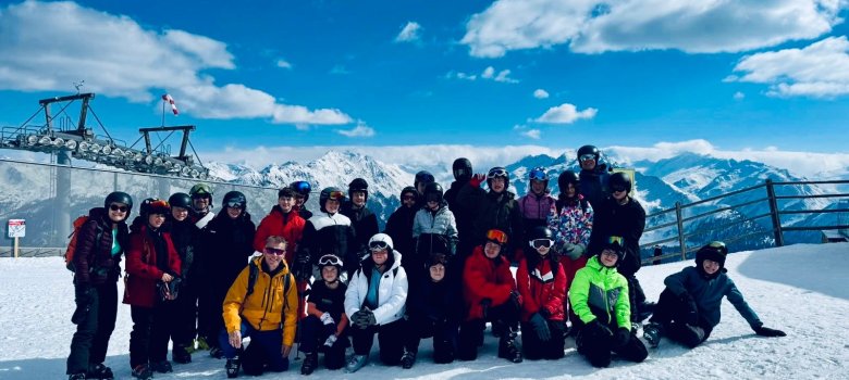 Gruppenfoto im Schnee