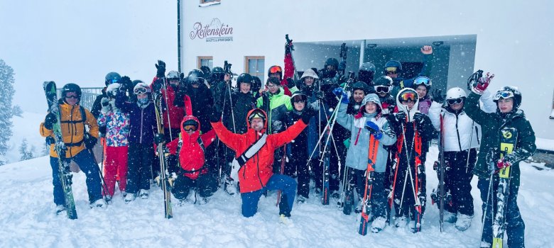 Gruppenfoto am letzten Skitag mit 80cm Neuschnee