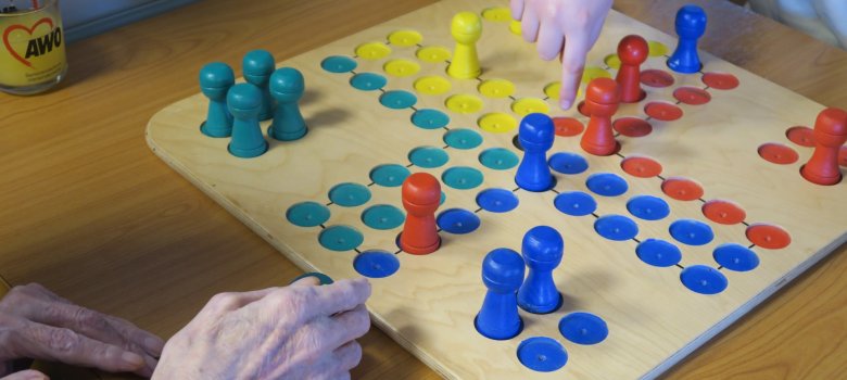 Spielbrett Mensch-ärgere-dich-nicht